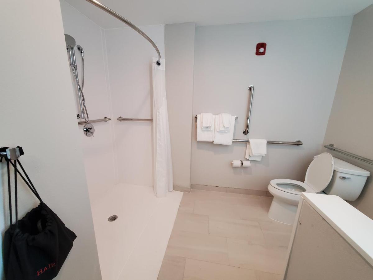 Express & - Harrisburg S - By Ihg Hotel