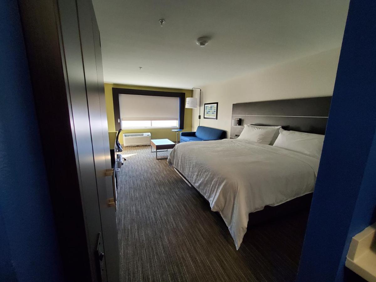 Express & - Harrisburg S - By Ihg Hotel 3*