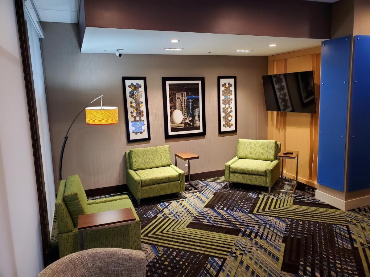 Express & - Harrisburg S - By Ihg Hotel